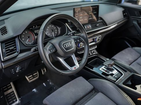 Used 2023 Audi SQ5 Premium w/ Convenience Package image 19