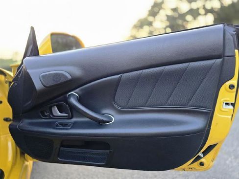 Used 2006 Honda S2000 image 36