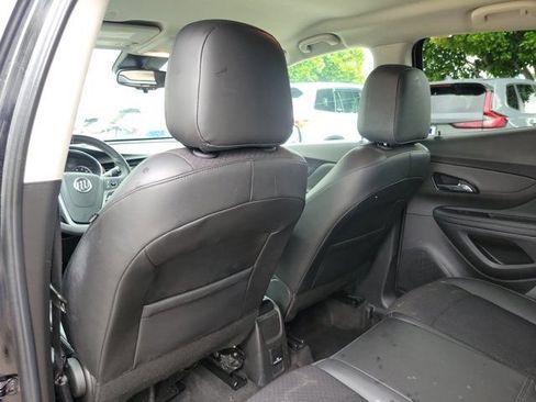 Used 2022 Buick Encore Preferred w/ Safety Package FWD image 9