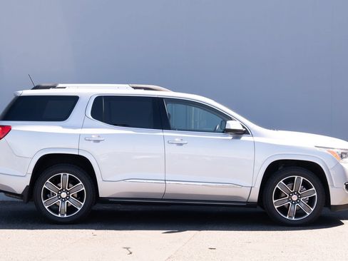 Used 2019 GMC Acadia Denali w/ GMC Pro Grade Package AWD/4WD image 29