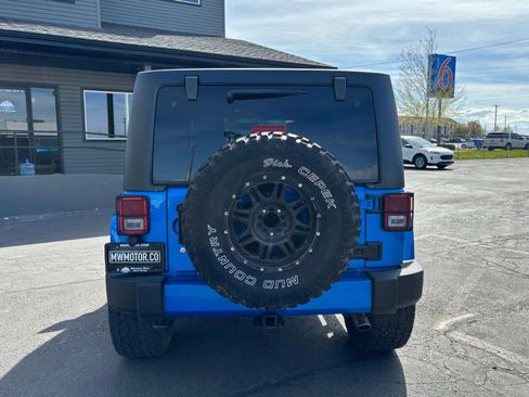 Used 2016 Jeep Wrangler Unlimited Sahara w/ Mopar Chrome Edition Group AWD/4WD image 4