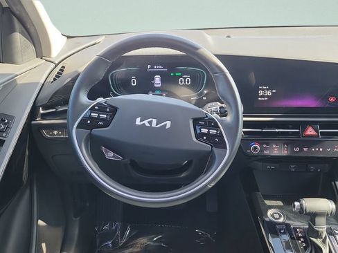 Used 2023 Kia Niro EX FWD image 12