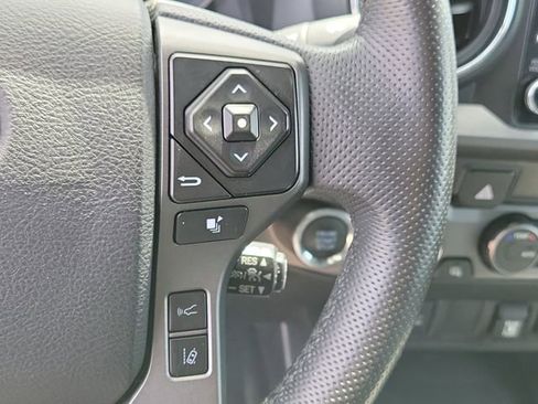 Used 2021 Toyota Tacoma TRD Sport AWD/4WD image 10