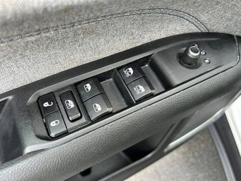 Used 2023 Jeep Compass Latitude w/ Convenience Group AWD/4WD image 12