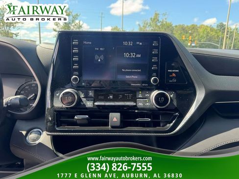 Used 2021 Toyota Highlander XSE FWD image 23