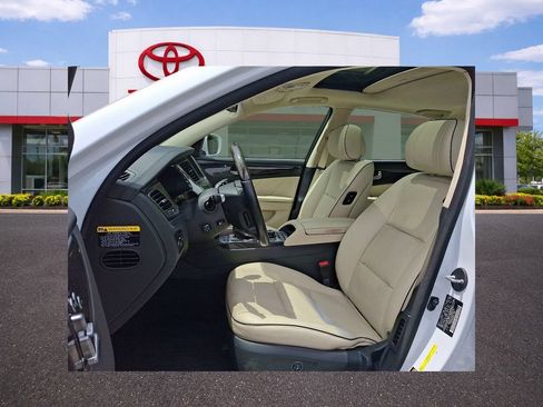 Used 2015 Hyundai Equus Signature RWD image 7