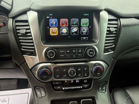 Used 2019 Chevrolet Suburban LT image 21