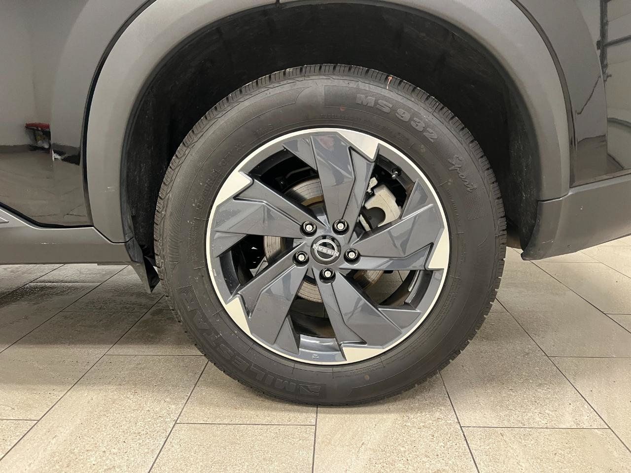 Used 2024 Nissan Rogue SV FWD image 51