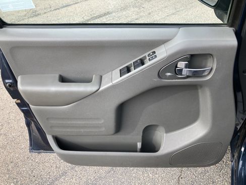 Used 2019 Nissan Frontier SV image 9