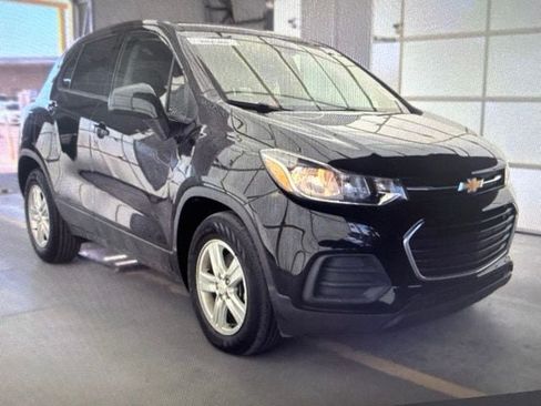 Used 2020 Chevrolet Trax LS w/ Tint and Cruise Package FWD image 15