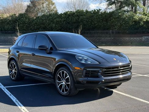 Used 2019 Porsche Cayenne S image 7