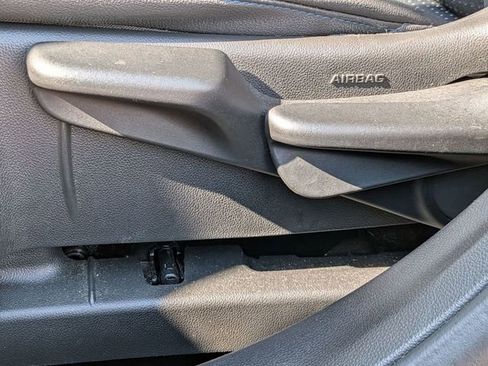 Used 2025 Chevrolet Trax LT image 12