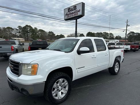Used 2009 GMC Sierra 1500 SLT w/ Suspension Package, Off-Road image 1