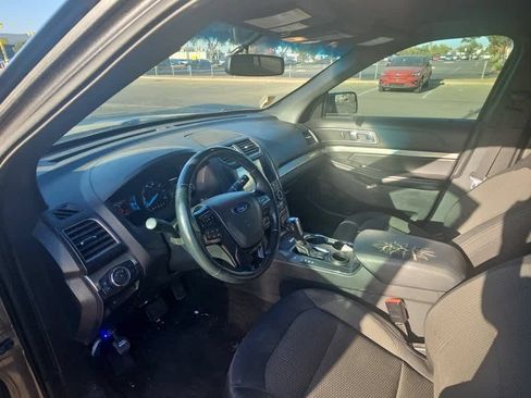 Used 2018 Ford Explorer XLT w/ Equipment Group 201A FWD image 15