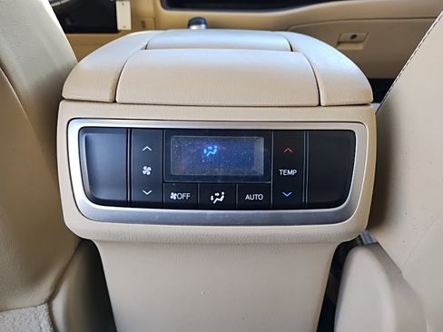 Used 2018 Toyota Highlander Plus image 42