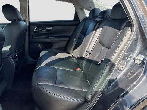 Used 2014 Nissan Altima 2.5 SV w/ Convenience Package image 26