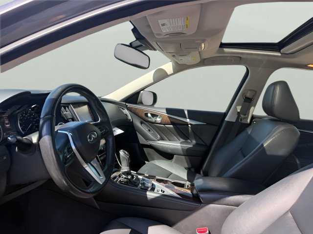 Used 2018 INFINITI Q50 Luxe w/ Essential Package (3.0T Luxe) AWD/4WD image 10