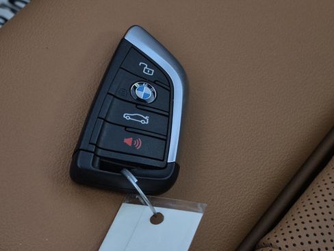 Certified 2025 BMW 330i Sedan w/ Premium Package image 35