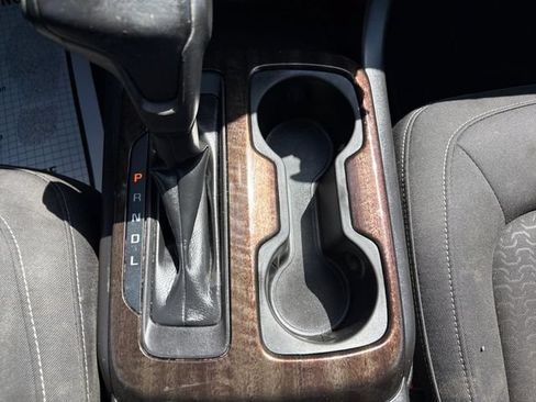 Used 2017 GMC Canyon SLE RWD image 3