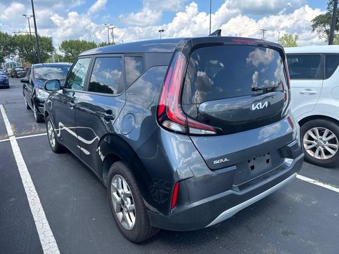 Used 2024 Kia Soul LX w/ Option Group 015 FWD image 4