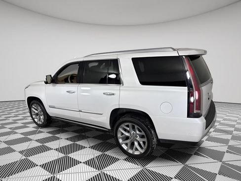 Used 2020 Cadillac Escalade Platinum image 12