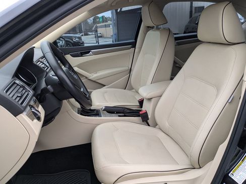 Used 2018 Volkswagen Passat 2.0T SE image 19