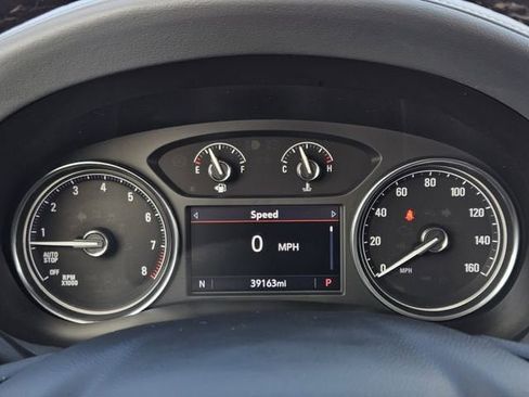 Used 2023 Buick Enclave Essence image 15