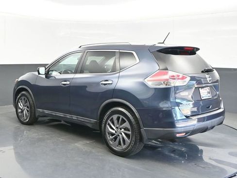 Used 2016 Nissan Rogue SL w/ SL Premium Package FWD image 3