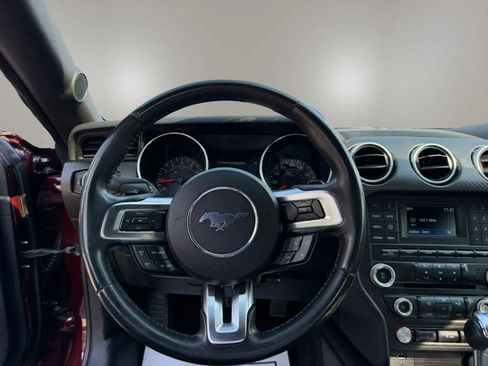 Used 2018 Ford Mustang Coupe RWD image 13
