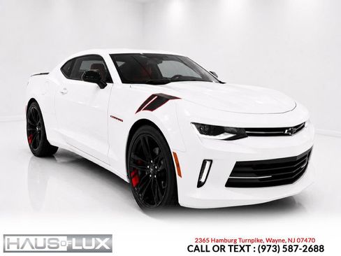 Used 2018 Chevrolet Camaro LT RWD image 1