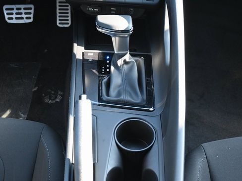 Used 2025 Hyundai Elantra Sport image 17