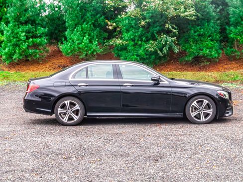 Used 2019 Mercedes-Benz E 300 4MATIC image 10