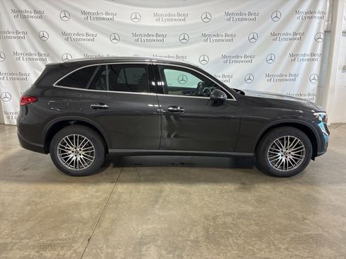 New 2026 Mercedes-Benz GLC 300 4MATIC image 3