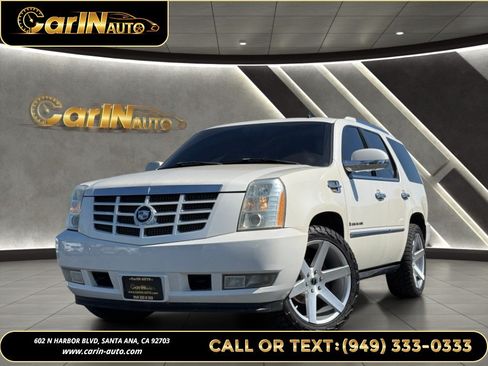 Used 2007 Cadillac Escalade AWD w/ Information Package image 1