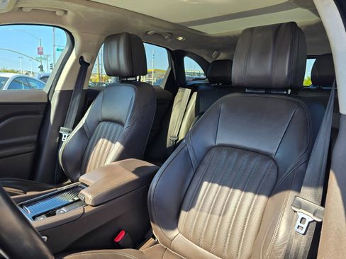 Used 2019 Jaguar F-PACE Portfolio image 17