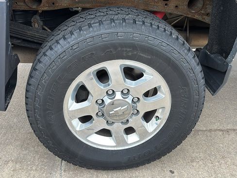 Used 2017 Chevrolet Silverado 2500 LT w/ LT Convenience Package image 11