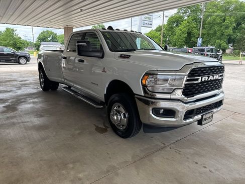 Used 2024 RAM 3500 Big Horn AWD/4WD image 3