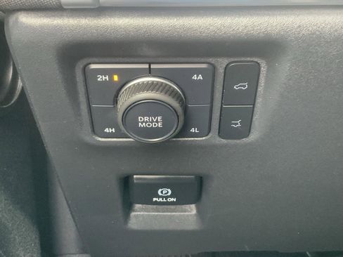 Used 2025 Ford Expedition Platinum AWD/4WD image 37