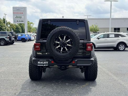 Used 2020 Jeep Wrangler Unlimited Sahara AWD/4WD image 3