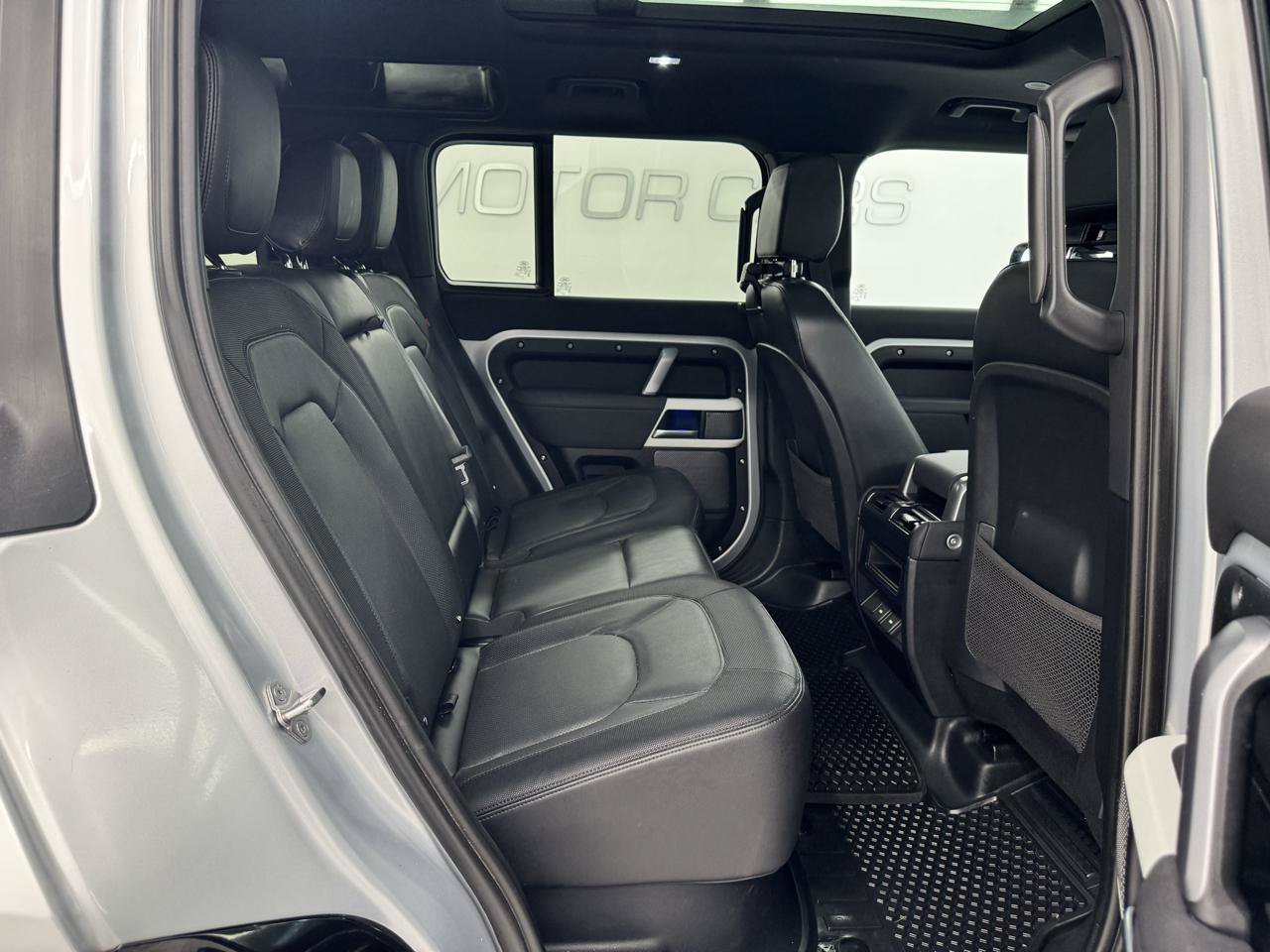 Used 2023 Land Rover Defender 110 X-Dynamic SE AWD/4WD image 19