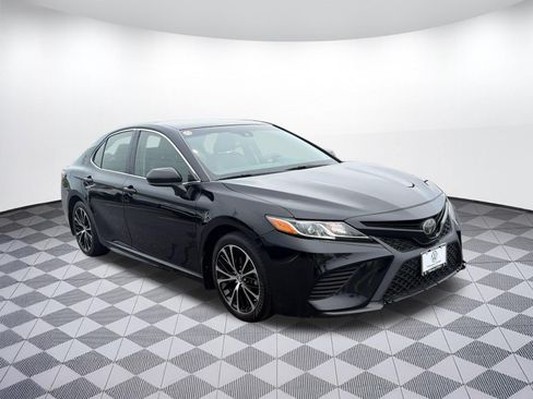 Used 2018 Toyota Camry SE FWD image 7