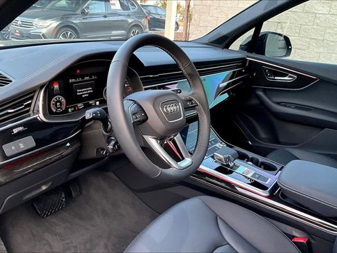 Used 2025 Audi Q7 2.0T Premium w/ Convenience Plus Package image 15