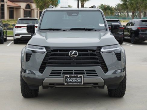 Used 2024 Lexus GX 550 AWD/4WD image 2