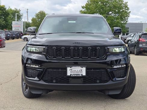 New 2025 Jeep Grand Cherokee Limited w/ Luxury Tech Group II image 5