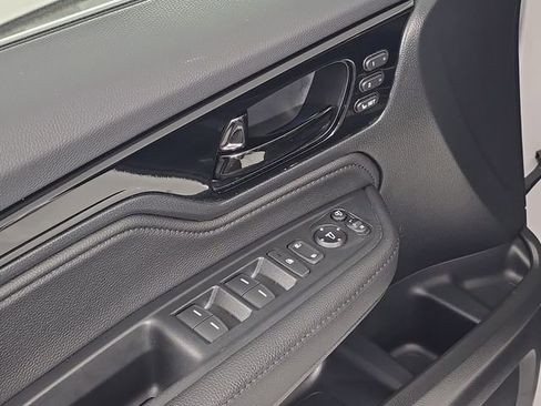 Used 2024 Honda Odyssey Elite image 18