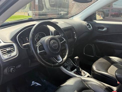Used 2018 Jeep Compass Latitude w/ Popular Equipment Group AWD/4WD image 31