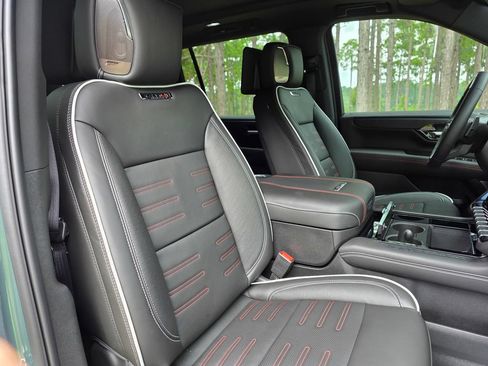 New 2026 GMC Yukon XL AT4 Ultimate AWD/4WD image 30