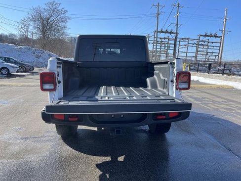 Certified 2023 Jeep Gladiator Rubicon w/ Cold Weather Group image 13
