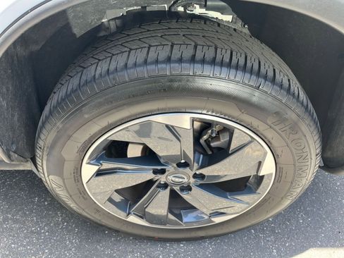 Used 2025 Nissan Rogue SV AWD/4WD image 32