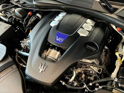 Used 2023 Maserati Ghibli Modena RWD image 31